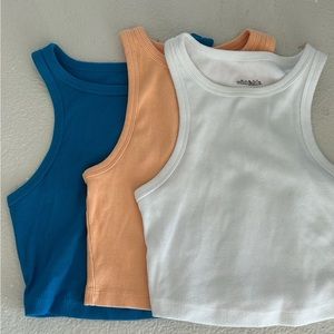 3 Set of tank tops